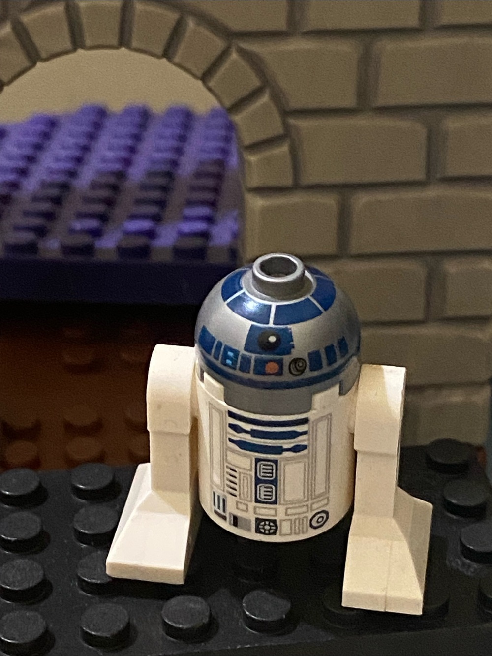 Lego White and Blue R2-D2 Droid Minifigure